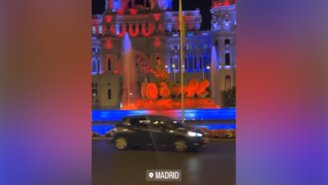 La Cibeles se viste de azulgrana y los culés lo hacen viral