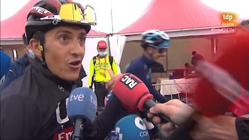 La broma de Marc Soler a Enric Mas: “Aquí tenemos al paquete”