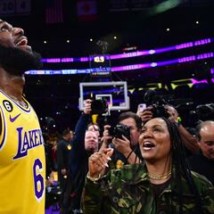 El ‘rey’ se coronó como Rey: la noche más especial de LeBron James