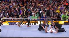 La entrada por sorpresa de Snoop Dogg en el ring de WrestleMania