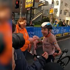 Su reacción lo dice todo: Van Vleuten, tras obrar el milagro y convertirse en campeona del mundo