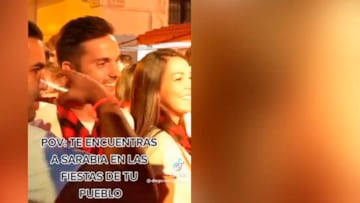 Sarabia, fiestas de pueblo y una mujer: lo que ella le hace a él se ha hecho viral en Tiktok