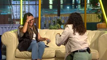 Momentazo en TV3: una exjugadora del Barça pide matrimonio a la periodista en pleno directo