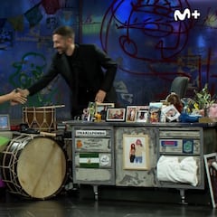 La respuesta de Badosa a la pregunta clásica de Broncano que le hizo levantarse, dar la mano y tocar el tambor