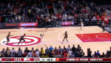 Puro espect芍culo NBA: canast車n ganador de los Hawks con &alley-oop* y sobre la bocina