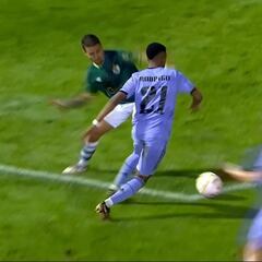 Hacer esta salvajada de golazo en ese césped es de súper élite: locura de Rodrygo