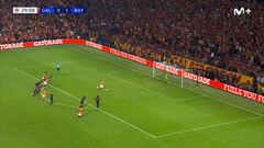 Muy osado delante de 55.000 enfervorecidos turcos y contra el Bayern: el Panenka de Icardi...