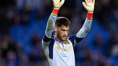 El futuro que sueña Álex Remiro, el portero que también quiere parar los ataques de la grada