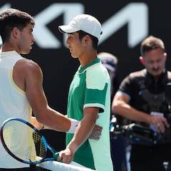 El ejemplar detalle de Alcaraz tras su encuentro con Shang que aplaude el tenis