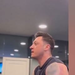 El radical cambio físico de Özil que ha dejado en shock al mundo del fútbol