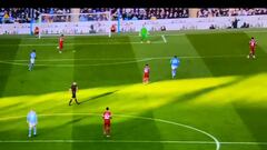 Ni el gol de Haaland, ni Guardiola... lo más viral del City-Liverpool es esta locura de Ederson con los pies