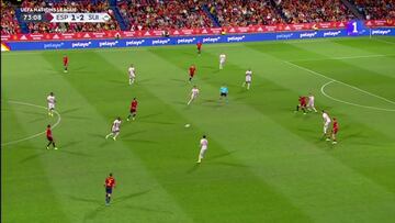 Gana partidos, m¨¢s en un Mundial, y Espa?a no tiene ni un especialista ah¨ª: la escena lo dice todo