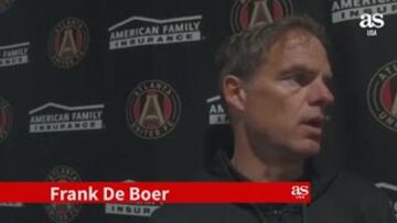 De Boer y el gol de Vela: “Sacó el pasaporte y lo dejaron pasar”