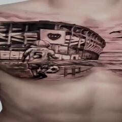 Bostero de ley: Paredes se tatuó la Bombonera en el pecho