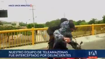 Atracan ‘en directo’ a una reportera que estaba cubriendo la Copa Libertadores en Ecuador