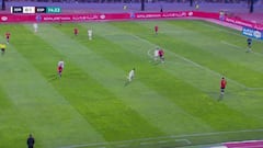 La pérdida de balón de Pau Torres que acabó salvando Robert Sánchez con una buena parada