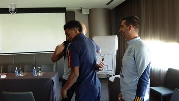 El 99% estaríamos histéricos y Balde así: tan llamativo como sorprendente