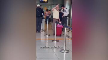 Va a despedir a sus padres y de repente marca Messi: el vídeo que arrasa de un aeropuerto argentino