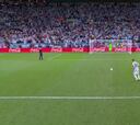 Todos los fantasmas del pasado se le pasaron por la cabeza e hizo esto: Messi y su penalti