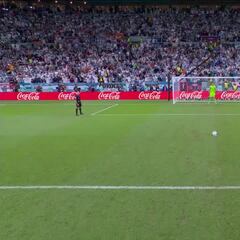 Todos los fantasmas del pasado se le pasaron por la cabeza e hizo esto: Messi y su penalti