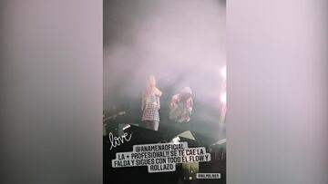 Ana Mena pierde la falda en pleno concierto y su reacci車n ya es viral