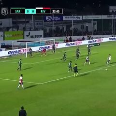 Una forma de defender nunca antes vista y River lo aprovecha