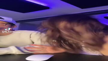 Critican a Danna Paola por decir que no usa monedas porque “huelen feo”