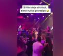 Vinicius saca los pasos prohibidos: se sube al escenario y hace este baile...