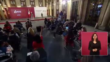 AMLO: Terminal 2 del AICM tiene fallas estructurales