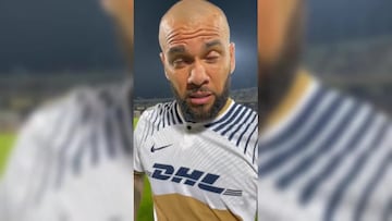 Dani Alves dio asistencia en su debut con Pumas