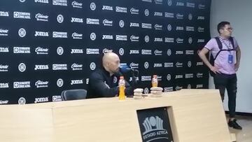 Presuntos insultos entre cuerpo arbitral y la banca de Cruz Azul