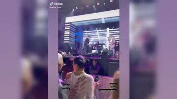 Así bailaron Nodal y Cazzu en concierto de Wisin & Yandel