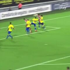 El increíble gol con la mano de Saúl que ha dado el árbitro: impensable con VAR