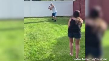 ¡Fail épico! Quiere revelar el genero de su bebé con un batazo y termina ponchado