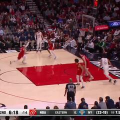 Más de un año lesionado y va y su primera canasta es esta pasada: Ricky Rubio ha vuelto