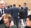 Los ‘diferentes’ saludos de Florentino a la plantilla: vean los de Modric, Rüdiger y Mariano