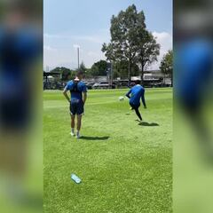 Brian Rodríguez ganó el duelo de golazos a Kevin Álvarez