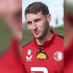 Santiago Giménez: ¿Hugo Sánchez o van Persie? ¿Era penal o no era penal?