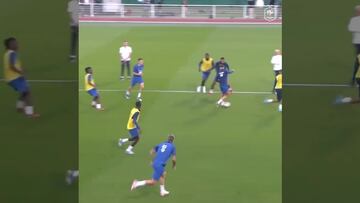 Air Mbappé, el golazo del francés en el entrenamiento con su selección