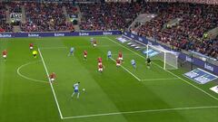 El gol de Gavi para ganar con mucha miga y el VAR chequeando tres fuera de juego de Morata