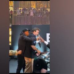 Vean el momento en el que la seguridad interviene en un acto de Alonso en México