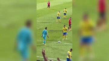 El pique de Cristiano Ronaldo con el arquero del FC Istiklol