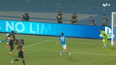 Vean el penalti de Nacho por el que Valdano estalló: “Están haciendo un desastre con el fútbol...”