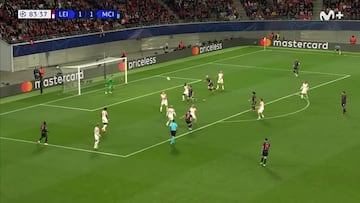 Y en un día gris del City aparece Julián Álvarez y mete esta barbaridad de golazo