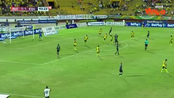 Minuto 94, 1-1, los visitantes entran en el área y sucede uno de los gestos más anti fair play de siempre