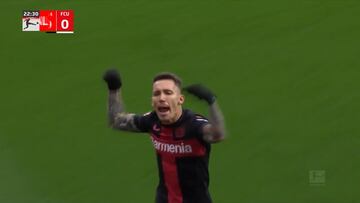 El golazo para celebrar la convocatoria con la Selecci車n de Grimaldo: imparable