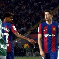 El feísimo desplante de Lewandowski a Lamine Yamal