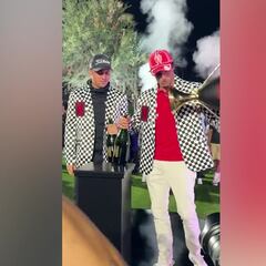 Le dan a Carlos Sainz un trofeo enorme en un torneo de golf en Las Vegas y la lía así