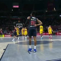 Estaba fuera de lugar: Baskonia gana de +23 al Barça y Moneke hace esto