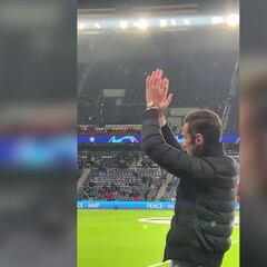 Emocionante homenaje a Sergio Rico en el Parque de los Príncipes